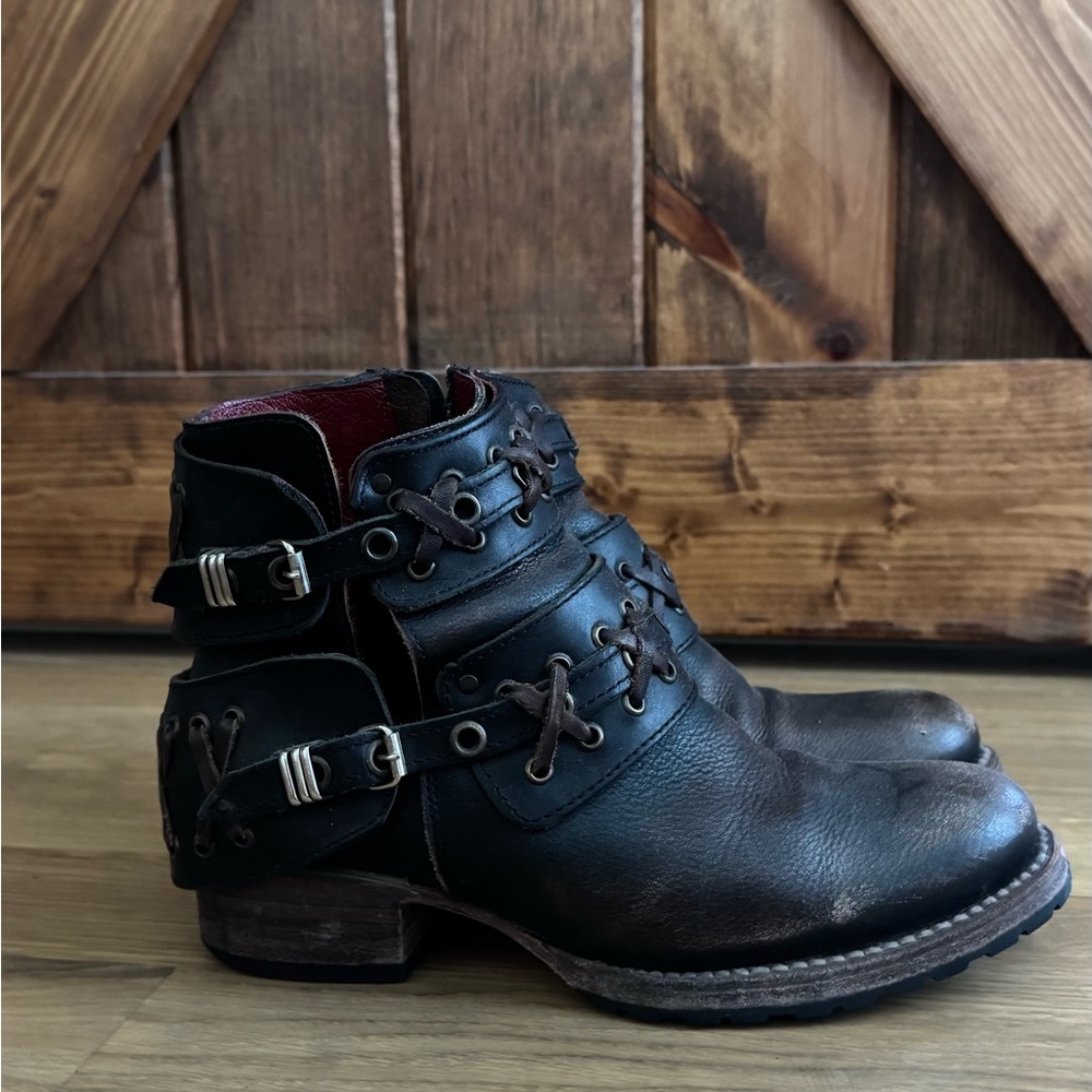 Freebird by Steven Dublin Black Distressed Ankle Boots